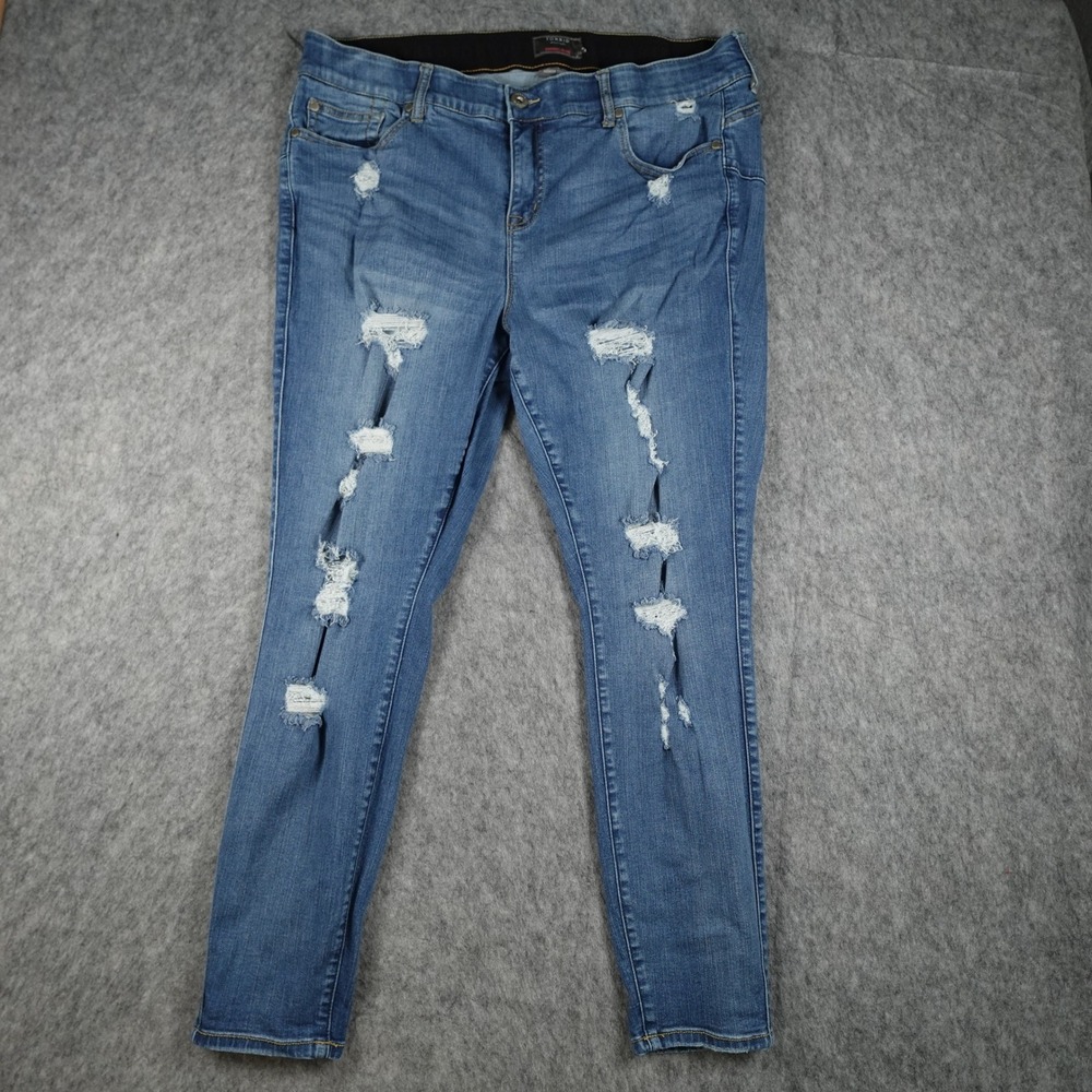 Torrid Jeans Women 14/16? Blue Bombshell Skinny Distressed Premium Stretch Denim